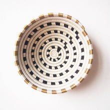 Load image into Gallery viewer, Gatonde Small Bowl