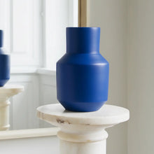 Load image into Gallery viewer, Sado Vase
