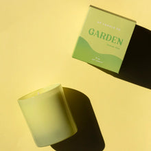 Load image into Gallery viewer, 9 oz Hue Candle
